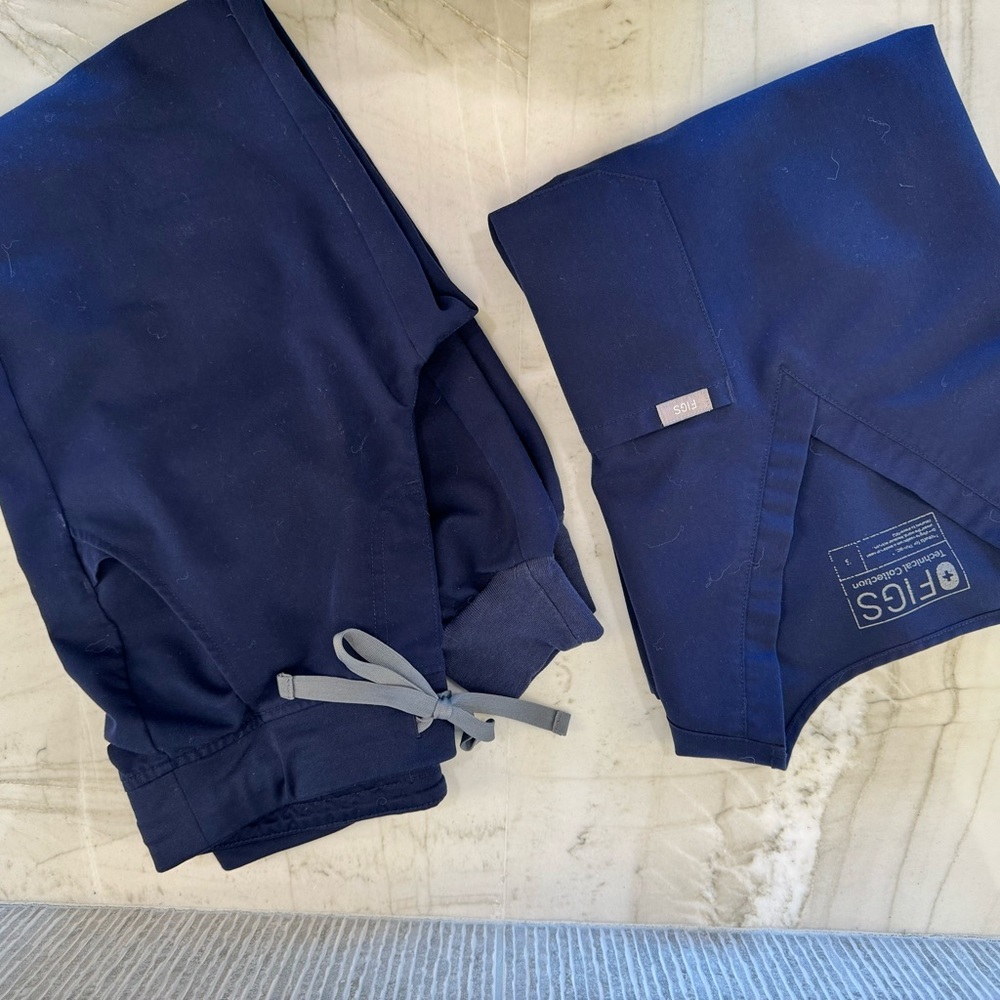 Figs set in Navy